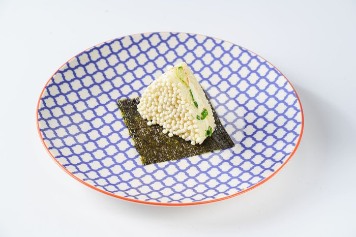 Онигири с крабом