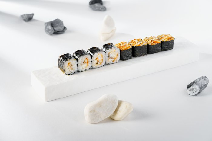 Классический ролл с угрем