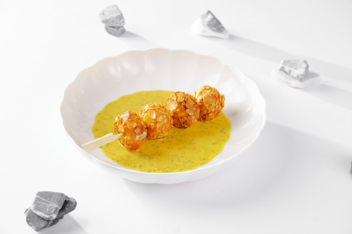 Сыр темпура в хлопьях миндаля