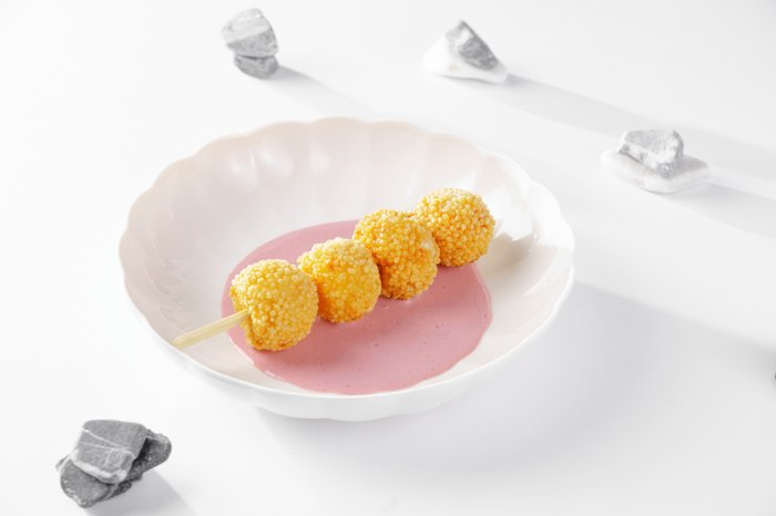 Сыр темпура с малиновым соусом